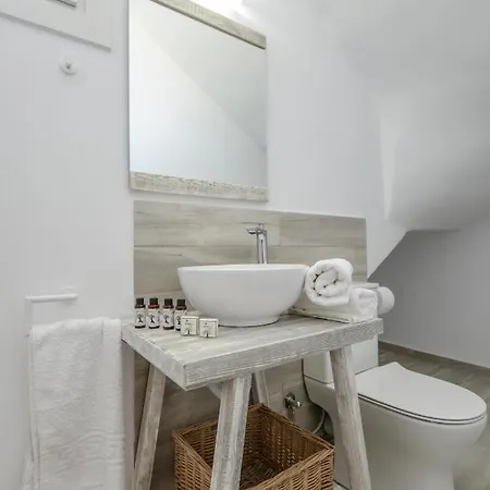 아파트 Orkos Naxian Wave 2 미크리 비글라